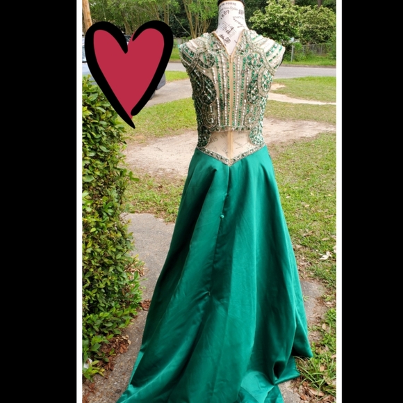 Ashley Allan - Picture 3 of 7